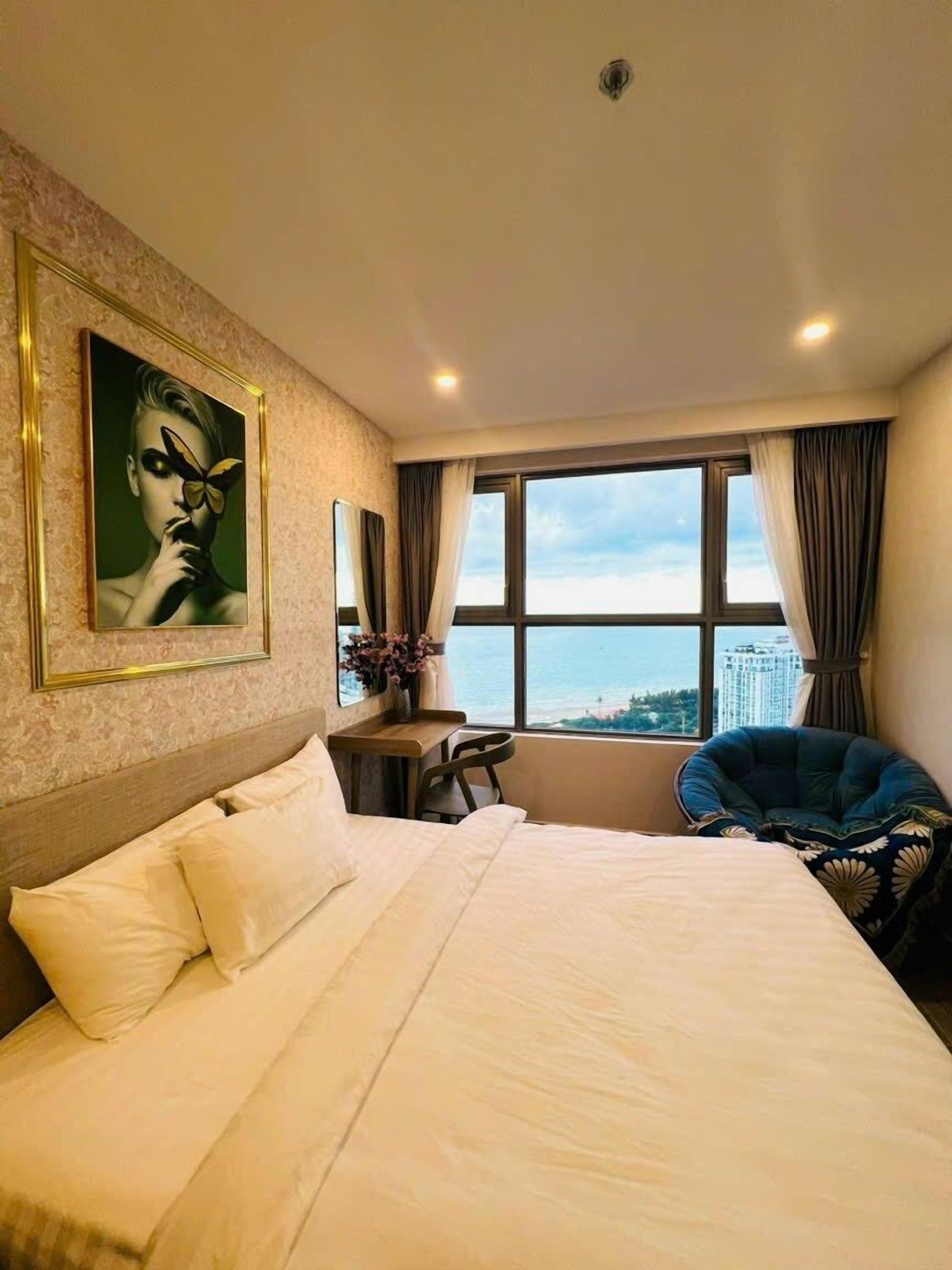 Premier Apartment | Individually decorated, free WiFi, wheelchair access