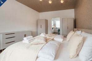 2 bedrooms, desk, free WiFi