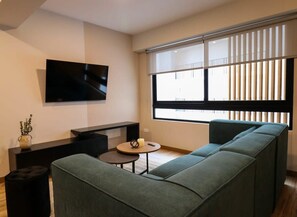 TV, offices - w* | Modern 2BR in the Heart of Miraflores (Miraflores)