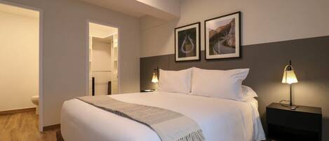 2 bedrooms, desk, iron/ironing board, WiFi