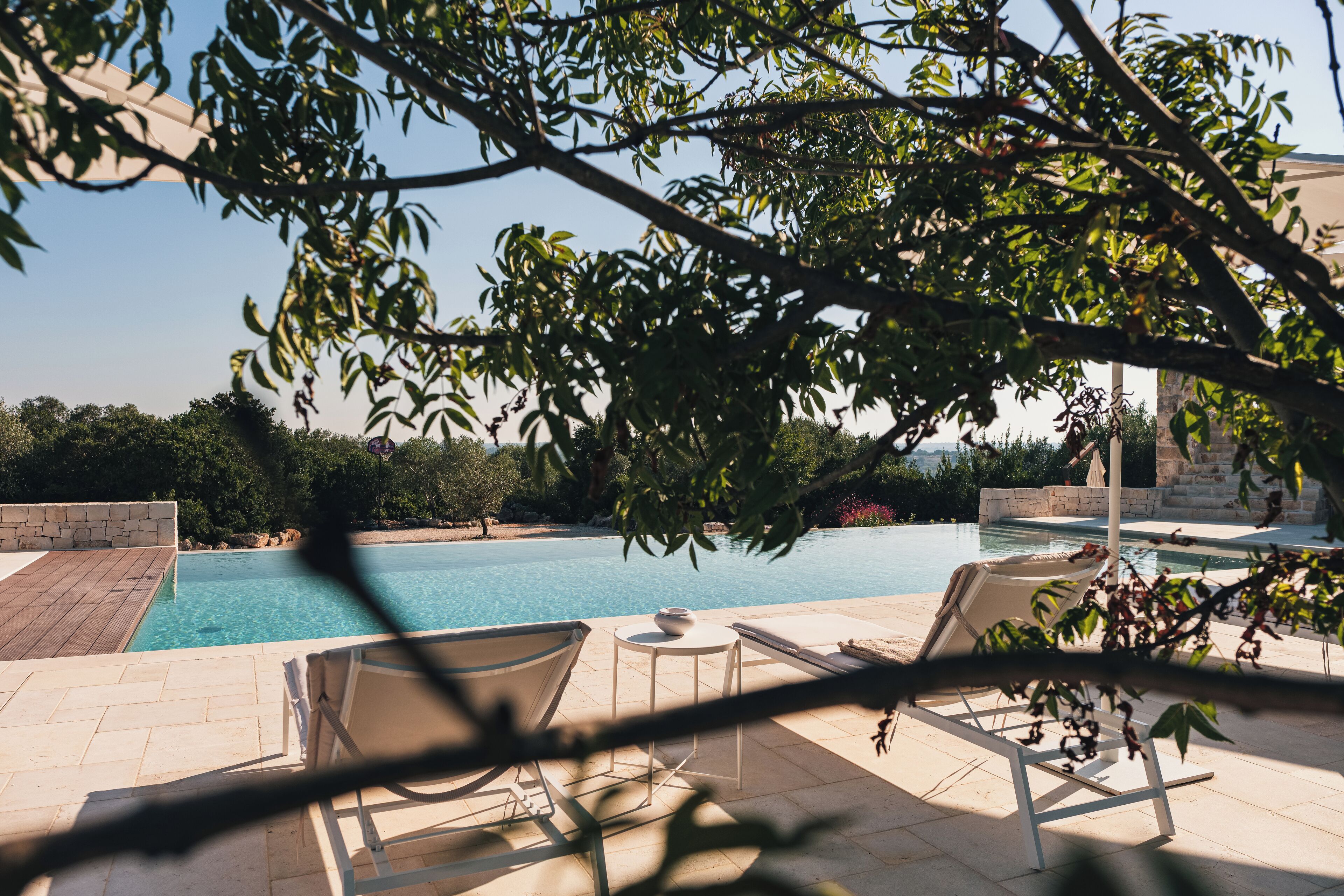 季節限定屋外プール、サンラウンジャー