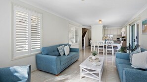 Smart TV - Sunset at Gibbon - Downtown Lennox Townhouse (Lennox Head)
