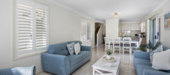 Sunset at Gibbon - Great well appointed Townhouse in the Village