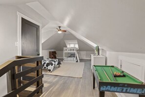 5 sovrum, skrivbord, strykjärn/strykbräda och wi-fi