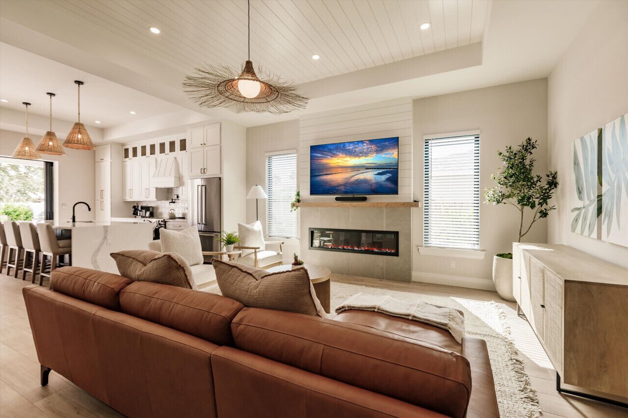 Älytelevisio, takka, kirjoja, stereot