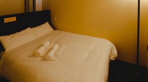 1 habitación, escritorio, tabla de planchar con plancha y wifi gratis 