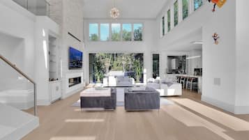 Smart TV, fireplace, offices