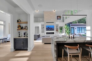 Bar (on property) - The Grand Escape, Modern Luxury, Class (Atlanta)