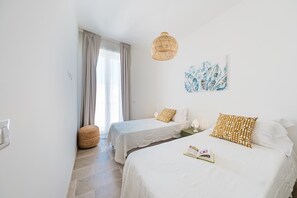 Căn hộ có tầm nhìn toàn cảnh, 2 phòng ngủ, hiên, quang cảnh một góc biển | 2 phòng ngủ, truy cập Internet không dây miễn phí, bộ trải giường 
