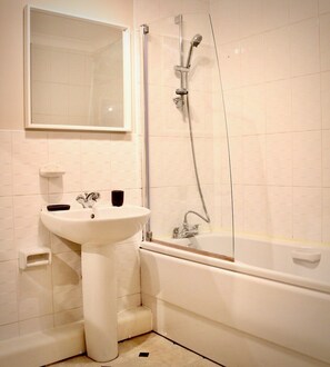 Bañera, secador de pelo