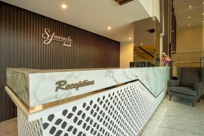 Reception - SJ Miracle Hotel (Hat Yai)