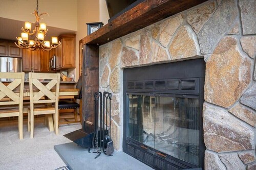 3-BR Mountain Cottage at Okemo Mt.