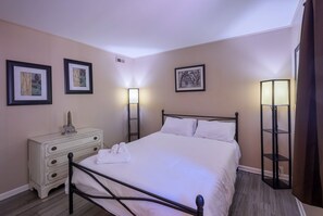 5 bedrooms, free WiFi, bed sheets