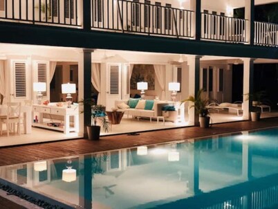 Casa Blanca Luxury Staffed Beach Villa with Sea View