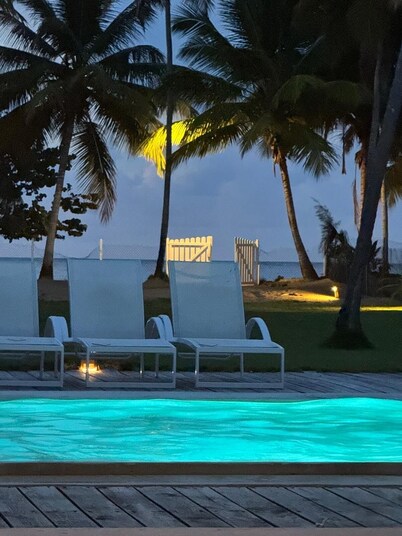 Casa Blanca Luxury Staffed Beach Villa with Sea View