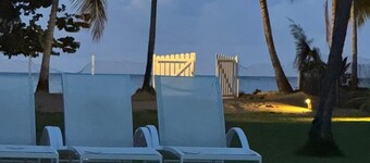 Casa Blanca Luxury Staffed Beach Villa with Sea View