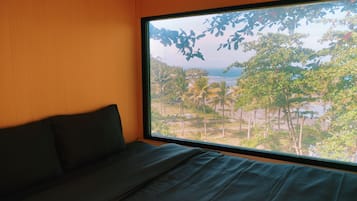Deluxe Cabin | 1 bedroom, soundproofing, free WiFi, bed sheets