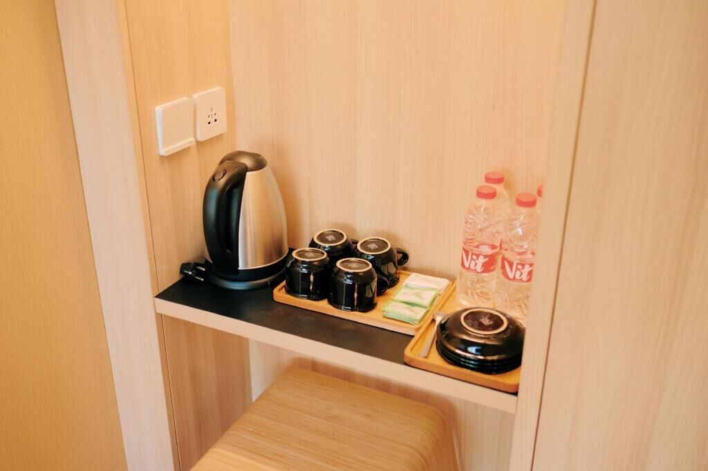 Kopi dan/atau alat penyeduh kopi