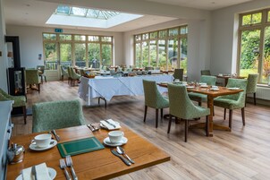 Free daily cooked-to-order breakfast