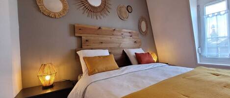 3 bedrooms, iron/ironing board, travel crib, free WiFi