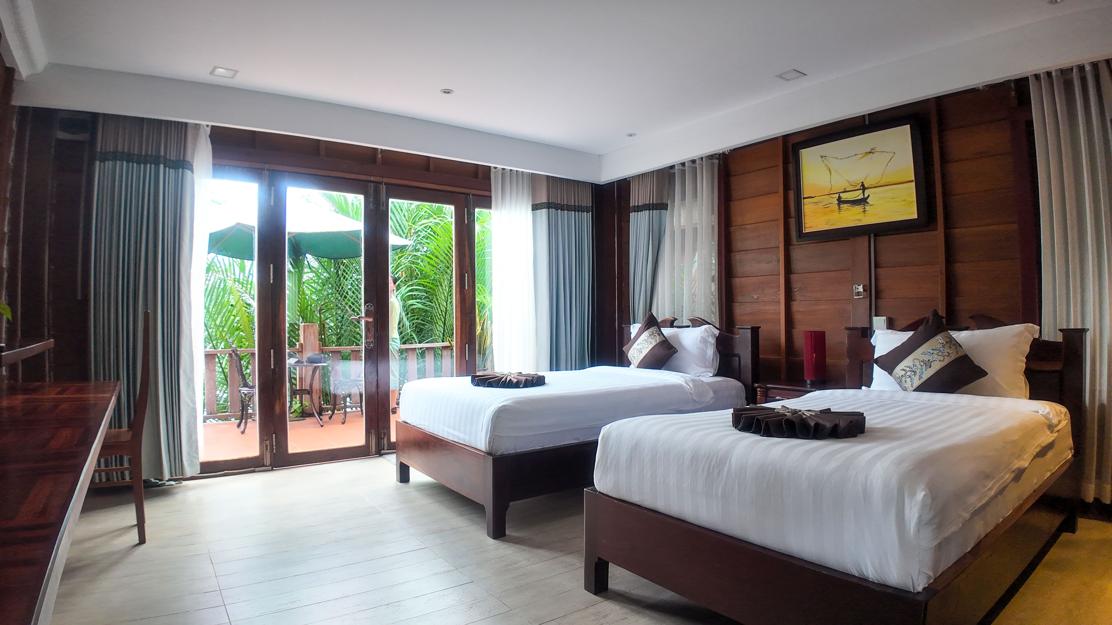 Bungalow Deluxe, 1 phòng ngủ, quang cảnh sông, nổi | Két bảo mật tại phòng, màn/rèm cản sáng, bàn ủi/dụng cụ ủi quần áo 