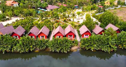 Lodge Moni Essara Kompot