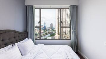 Quarto triplo família | Cortinas blackout, quartos à prova de som, ferros/tábuas de passar roupa