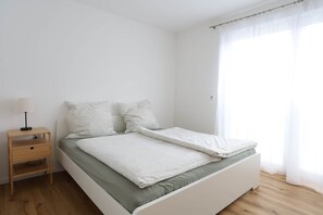 2 slaapkamers, een strijkplank/strijkijzer, wifi, beddengoed