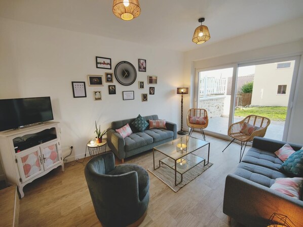 Televisión y reproductor de DVD 