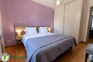 Bügeleisen/Bügelbrett, Reisekinderbett, kostenloses WLAN, Bettwäsche