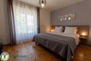 Iron/ironing board, travel crib, free WiFi, bed sheets