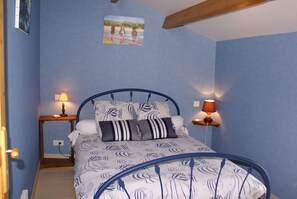 Iron/ironing board, travel cot, free WiFi, bed sheets - Les Trelles - Pleurs (Pleurs)