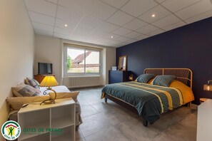 1 bedroom, iron/ironing board, travel cot, free WiFi