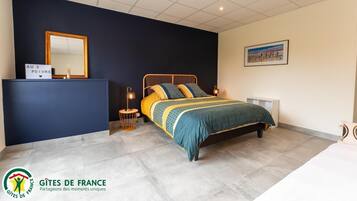 1 slaapkamer, een strijkplank/strijkijzer, reisbedje, gratis wifi