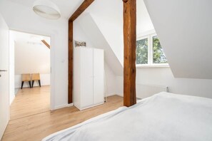 5 Schlafzimmer, Bügeleisen/Bügelbrett, WLAN, Bettwäsche