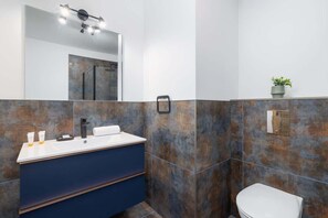 Shower, hair dryer, shampoo
