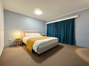 2 bedrooms, iron/ironing board, travel cot, WiFi