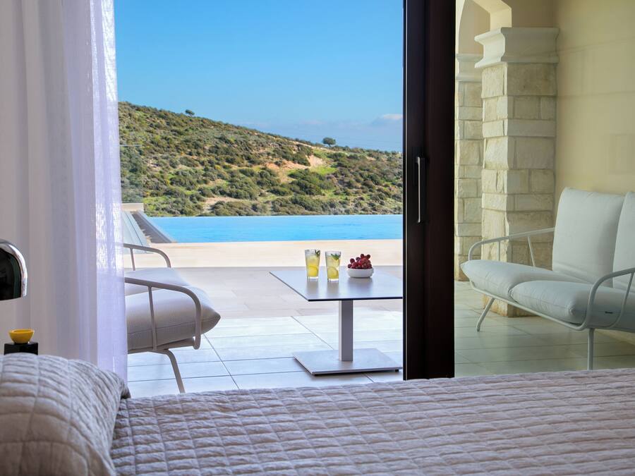Elite 5 Bedrooms Villa with Pool UV06 | Mountain view
