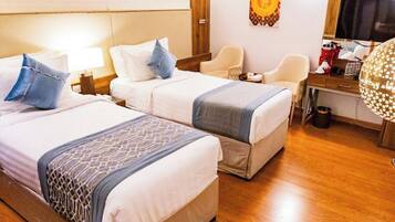 Værelse med 2 enkeltsenge | Minibar, skrivebord, lydisolering, gratis Wi-Fi