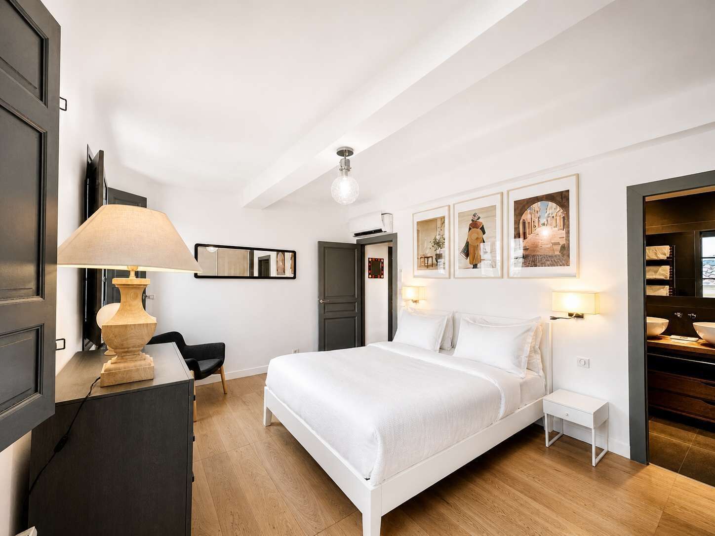 1 chambre, bureau, fer et planche à repasser, Wi-Fi