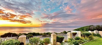 Self Catering Apartment with Magnificent Ocean View & Whale Watching

