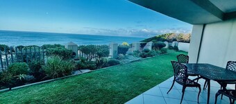 Self Catering Apartment with Magnificent Ocean View & Whale Watching