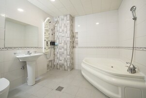 Standard Family Room | Wi-Fi de cortesia, roupa de cama