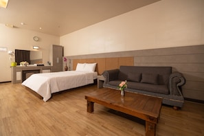 Standard Family Room | Free WiFi, bed sheets - Cosmos Hotel (Donghae)