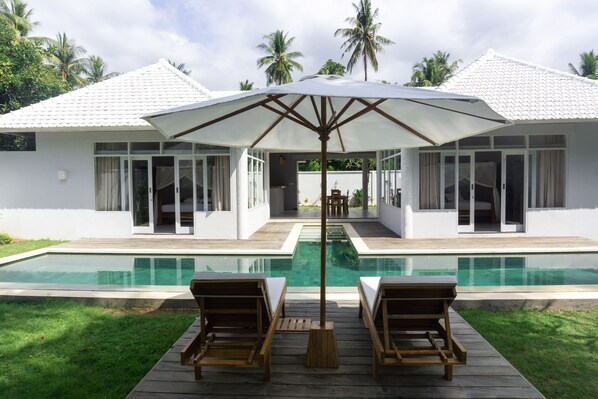 Outdoor pool - Villa Damgan Deluxe With Private Pool (bondalem)