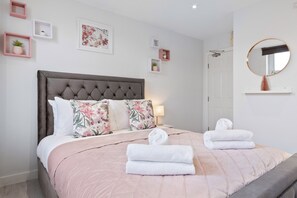 Studio | Free WiFi, bed sheets - Stunning Ensuite Room Crystal Palace London Se20 (London)