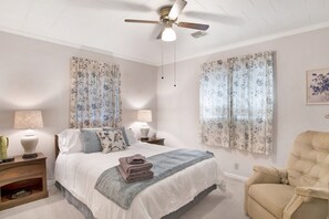 4 bedrooms, desk, iron/ironing board, WiFi