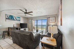 TV - The Summit 725 - Cozy Coastal Getaway (Panama City)