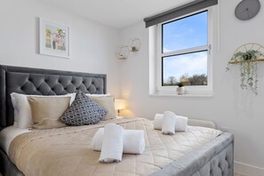 Studio | Free WiFi, bed sheets - Stunning Serviced Room Crystal Palace London Se20 (London)