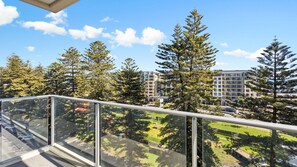 Property grounds - Belle Escapes - Aquarius on Colley Terrace (Glenelg)